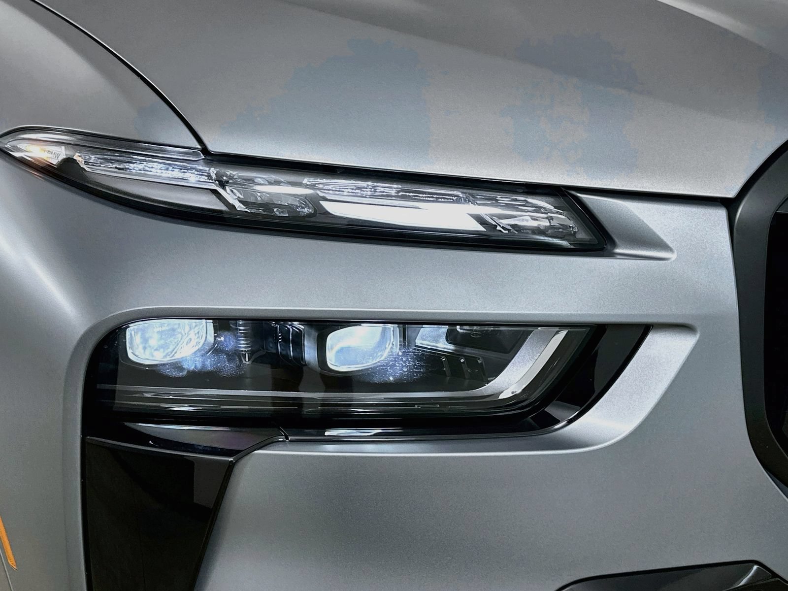 New 2027 BMW X7 xDrive40i w/ Executive Package AWD/4WD image 9