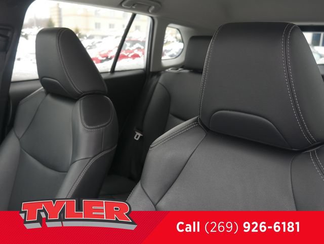 Used 2023 Toyota Corolla Cross XLE FWD image 34
