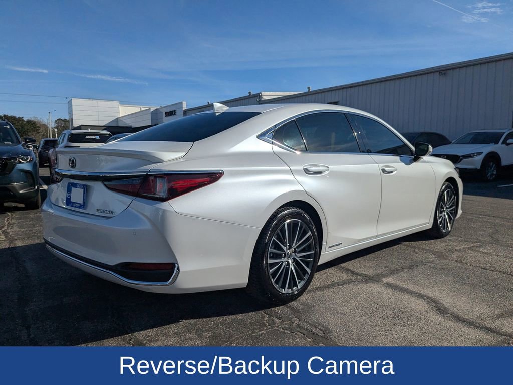 Used 2022 Lexus ES 300h w/ Premium Package video 4
