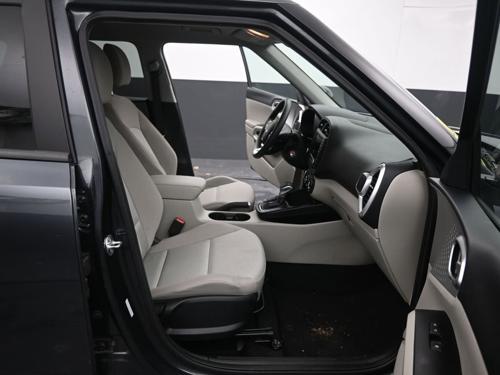 Used 2025 Kia Soul LX w/ LX Technology Package image 46