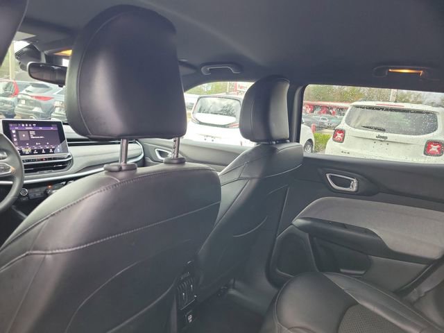 Used 2024 Jeep Compass Latitude w/ Altitude Special Edition image 28