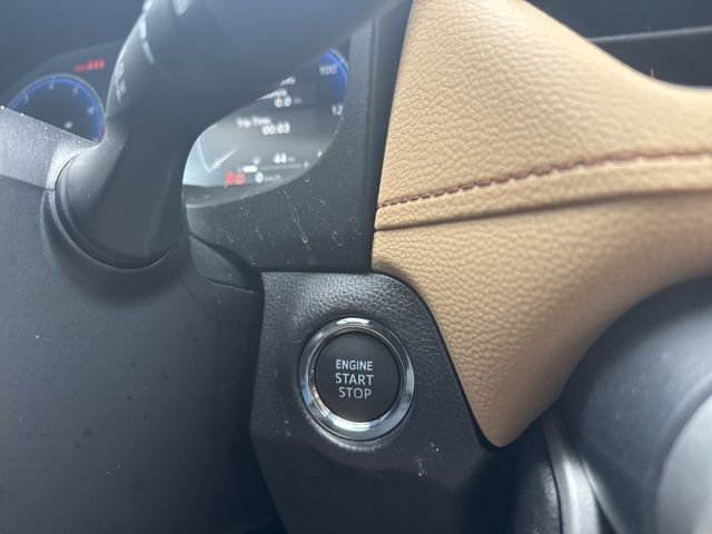 Used 2025 Toyota RAV4 Limited FWD image 16