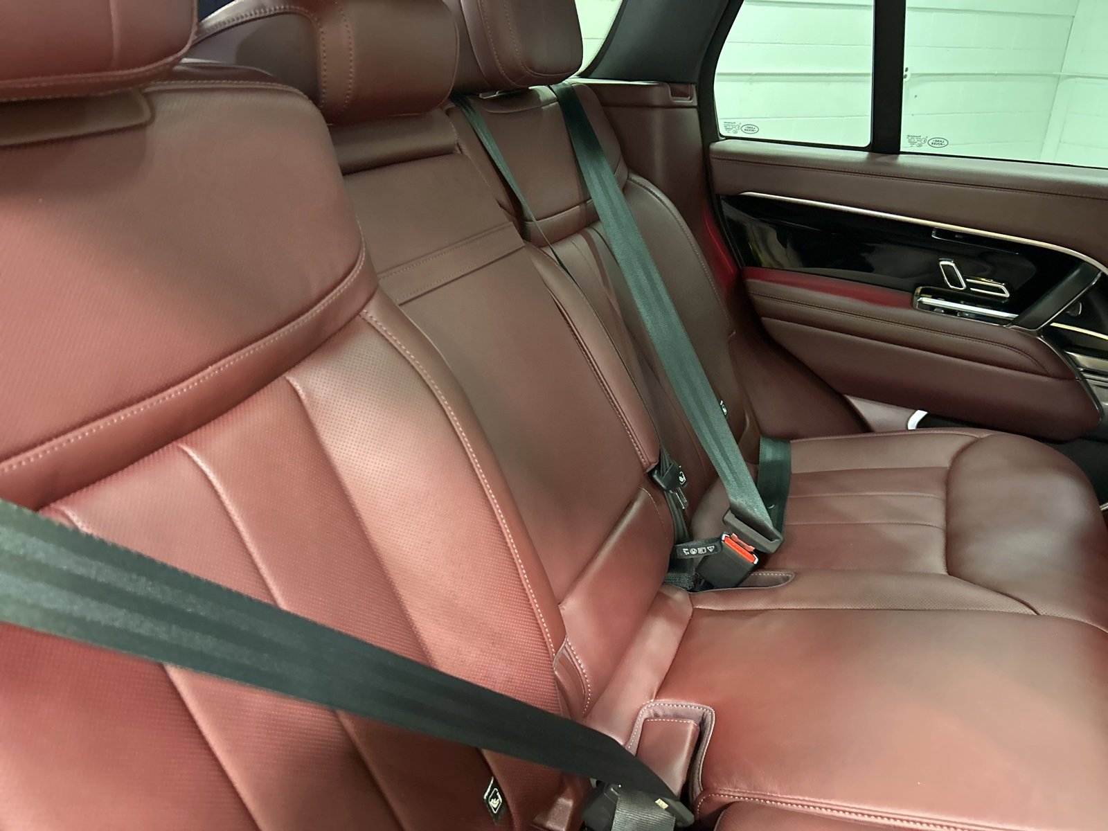 Used 2025 Land Rover Range Rover SE image 33