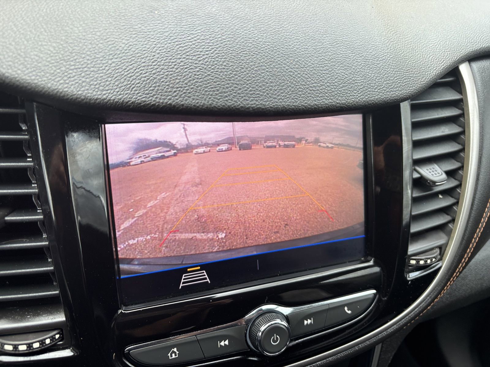 Used 2020 Chevrolet Trax LT image 16