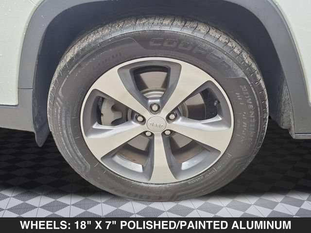 Used 2019 Jeep Cherokee Limited AWD/4WD image 9
