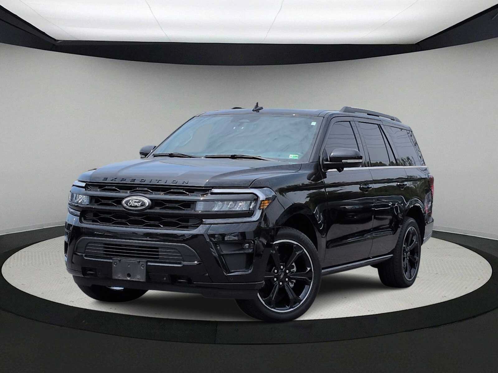 Used 2024 Ford Expedition Limited AWD/4WD image 1