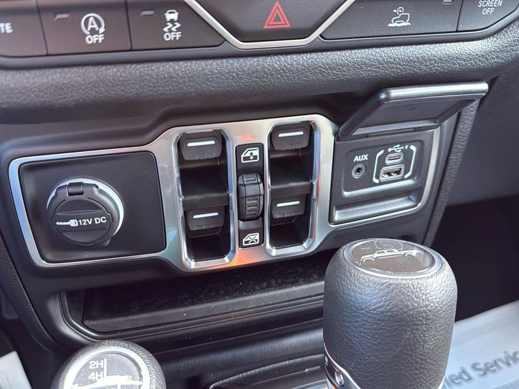 New 2025 Jeep Gladiator Sport image 17