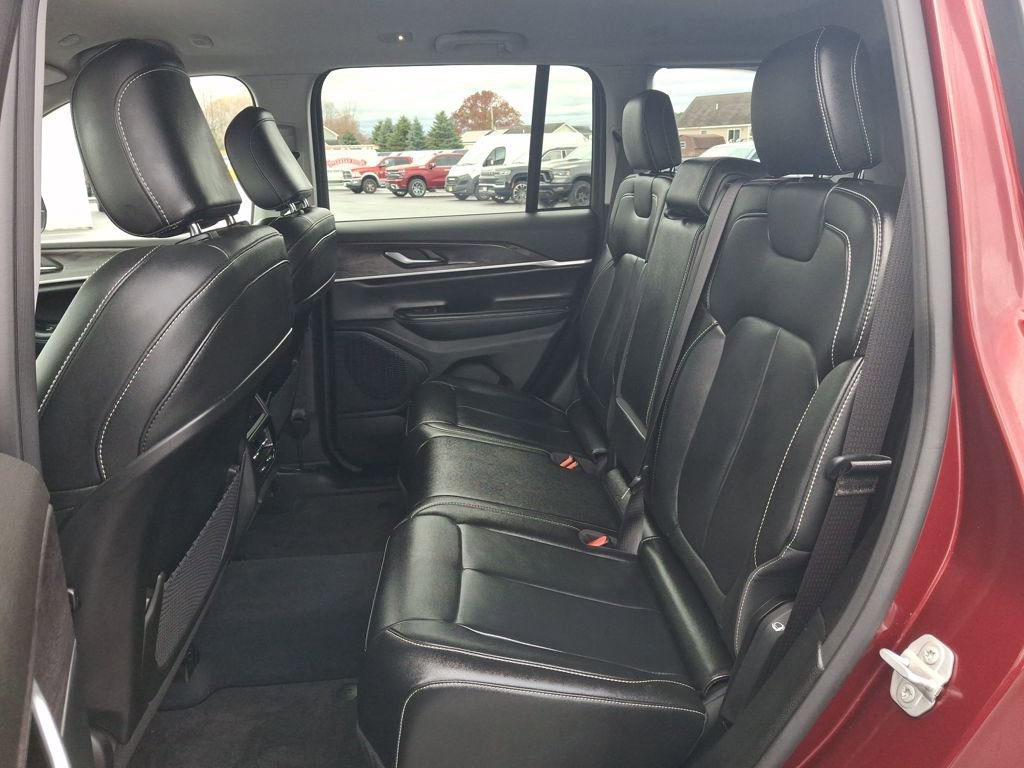 Used 2023 Jeep Grand Cherokee Limited image 11