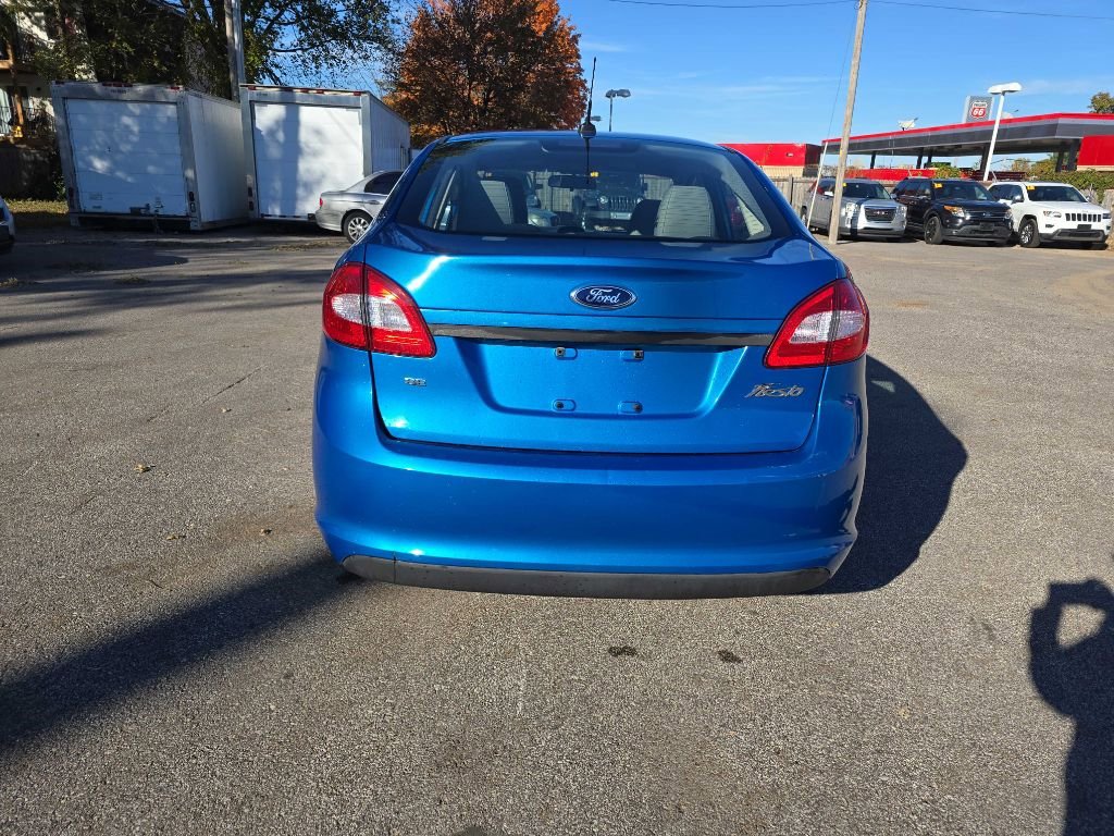 Used 2013 Ford Fiesta SE image 6