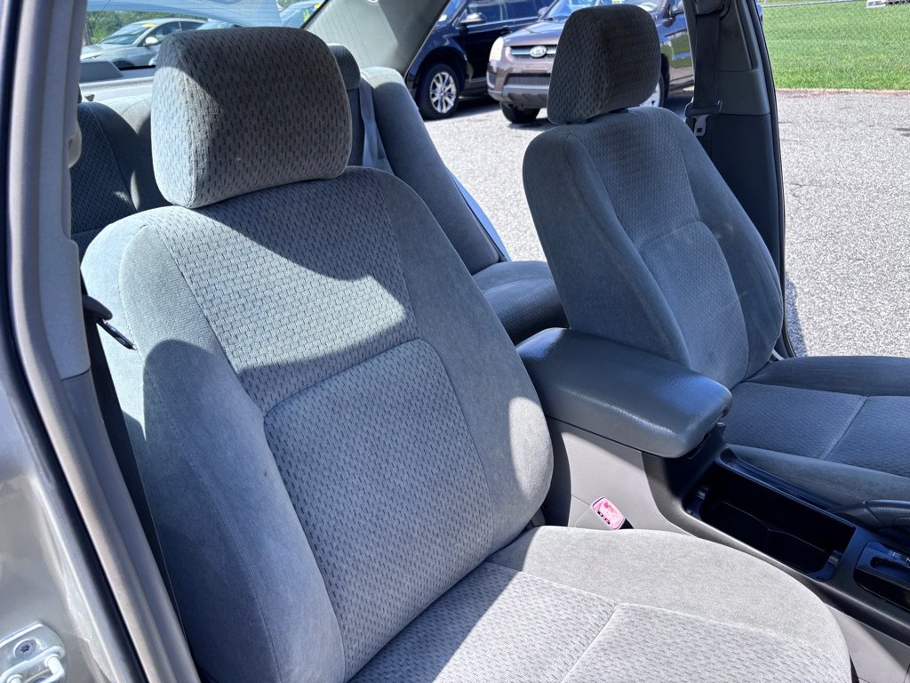 Used 2004 Toyota Camry FWD image 17