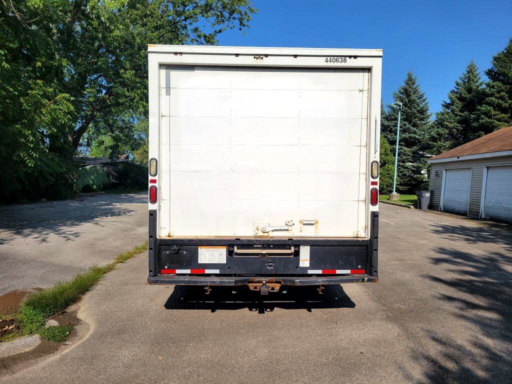 Used 2016 GMC Savana 3500 Extended image 4