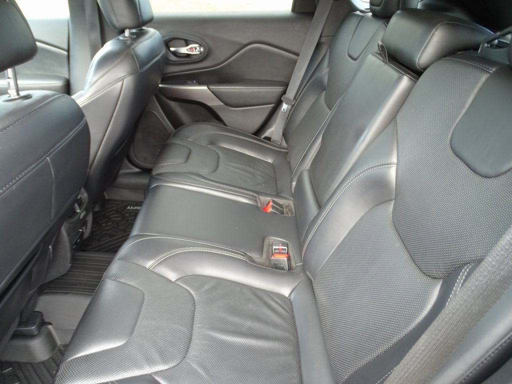 Used 2020 Jeep Cherokee Limited image 8