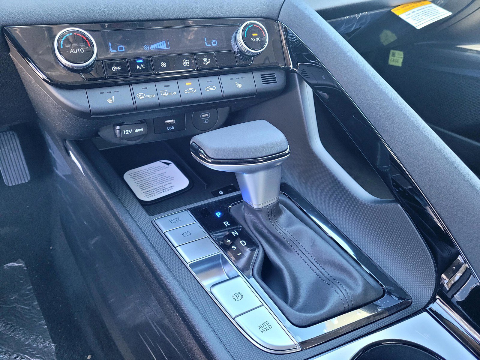 New 2026 Hyundai Elantra Limited FWD image 17