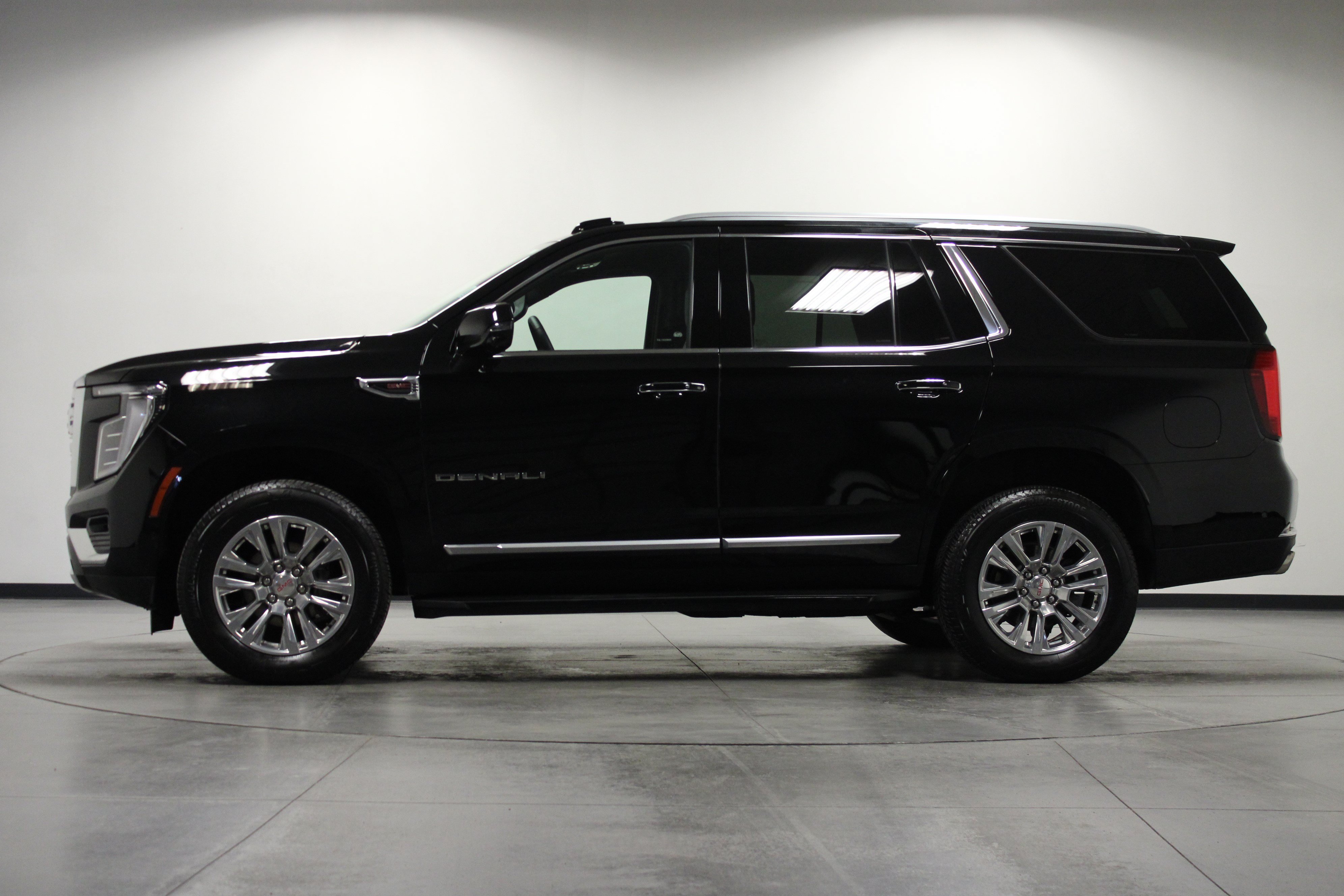 Used 2026 GMC Yukon Denali AWD/4WD image 7
