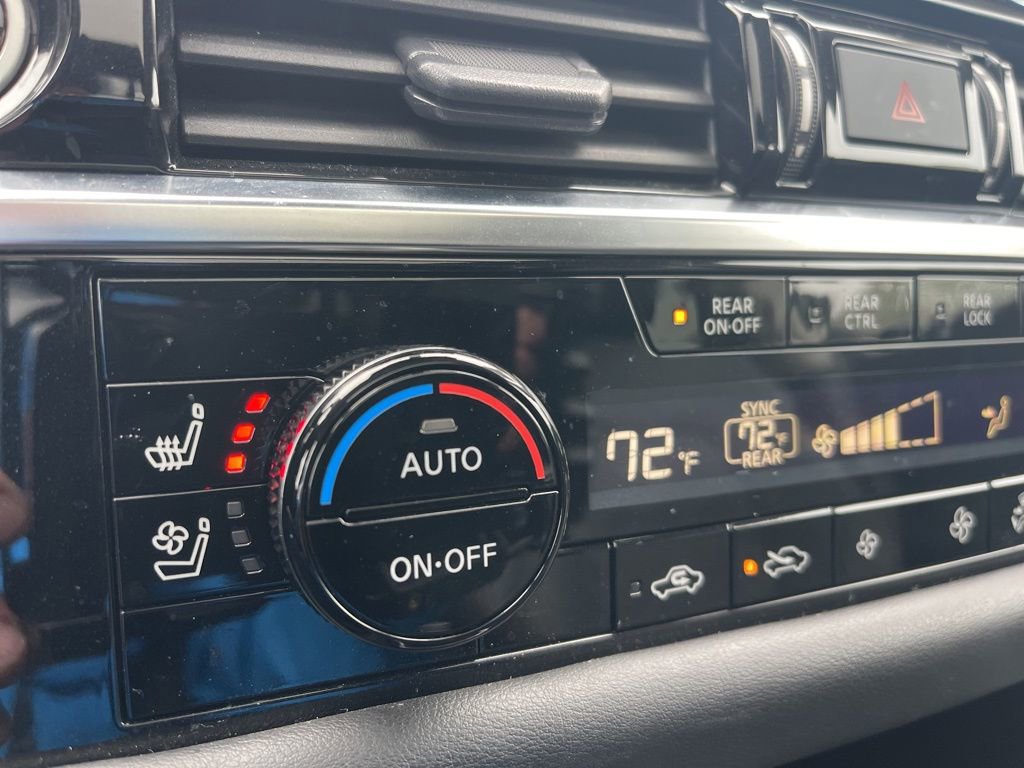 Used 2024 Nissan Pathfinder Platinum w/ Black Appearance Package image 29