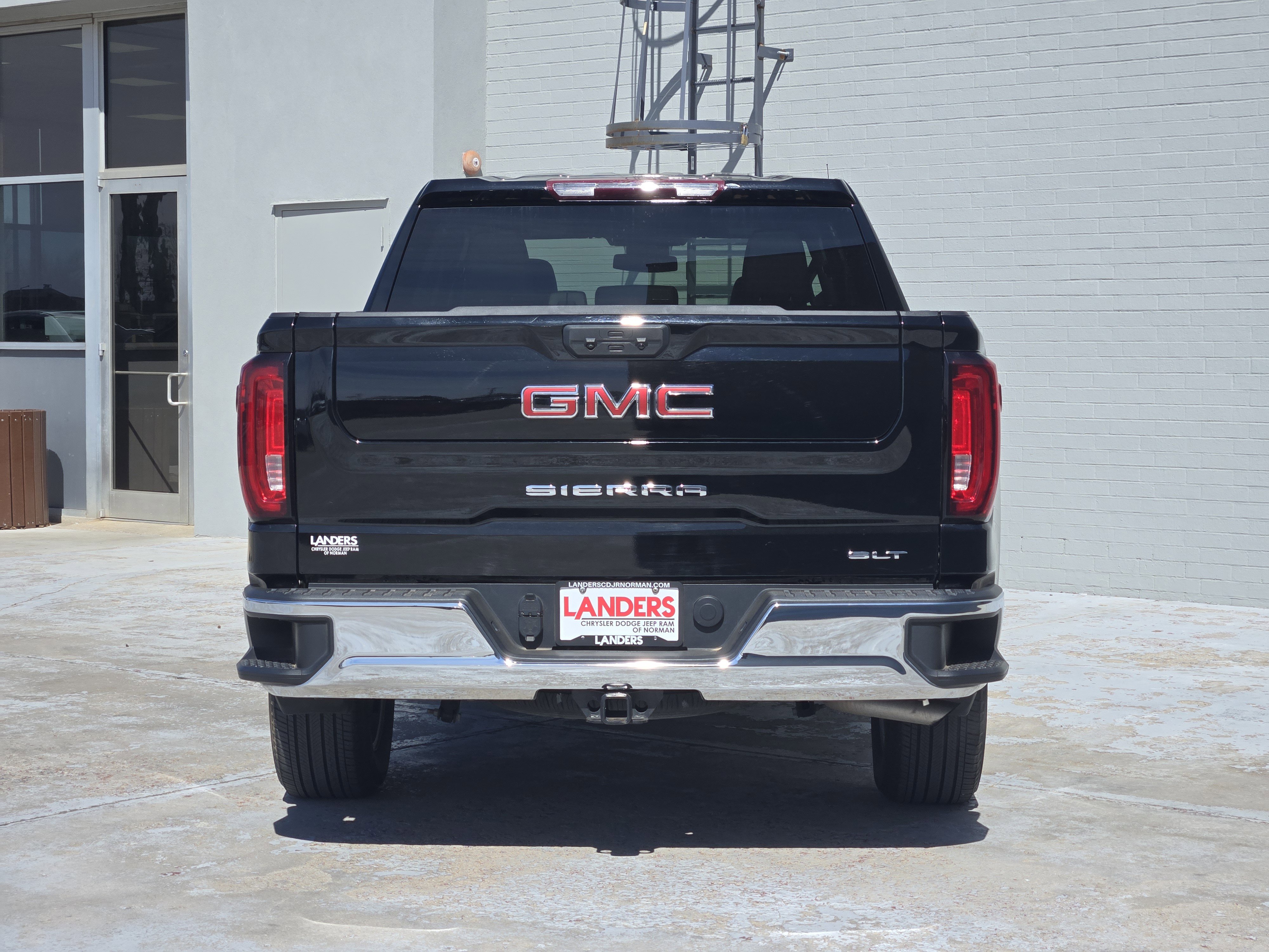 Used 2024 GMC Sierra 1500 SLT image 7