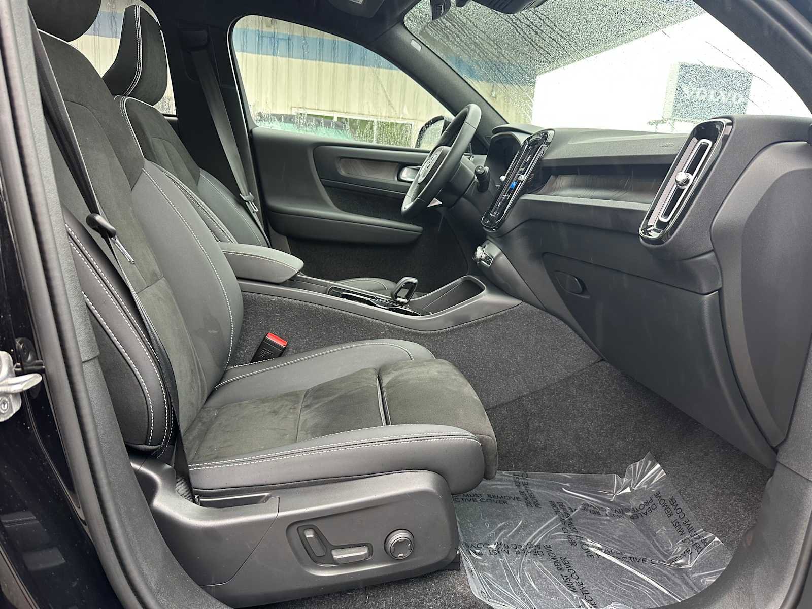 Certified 2023 Volvo XC40 Recharge Ultimate w/ Protection Package Premier AWD/4WD image 11