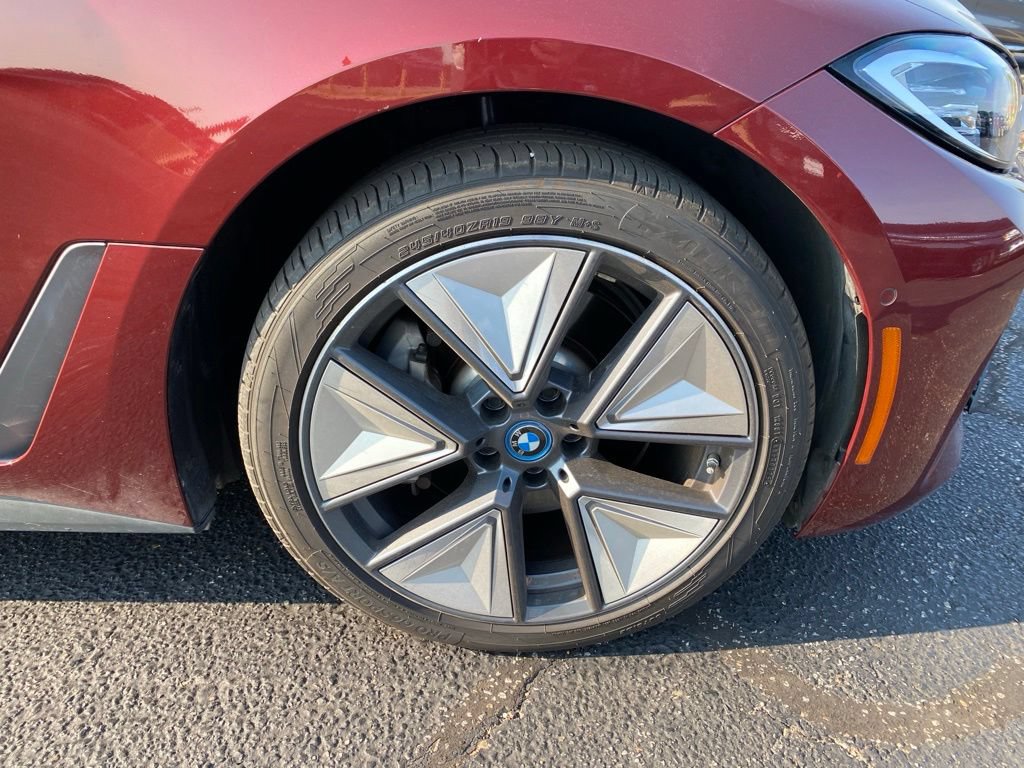 Used 2023 BMW i4 eDrive35 RWD image 9