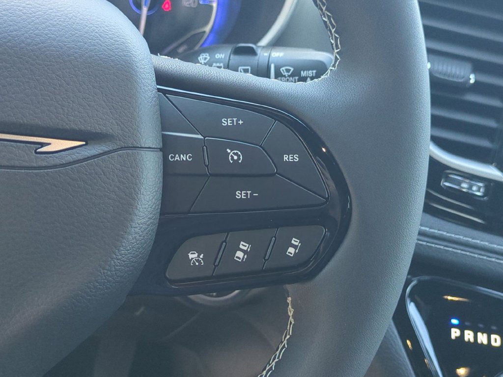 New 2027 Chrysler Pacifica Limited w/ Family Tech Group FWD image 19