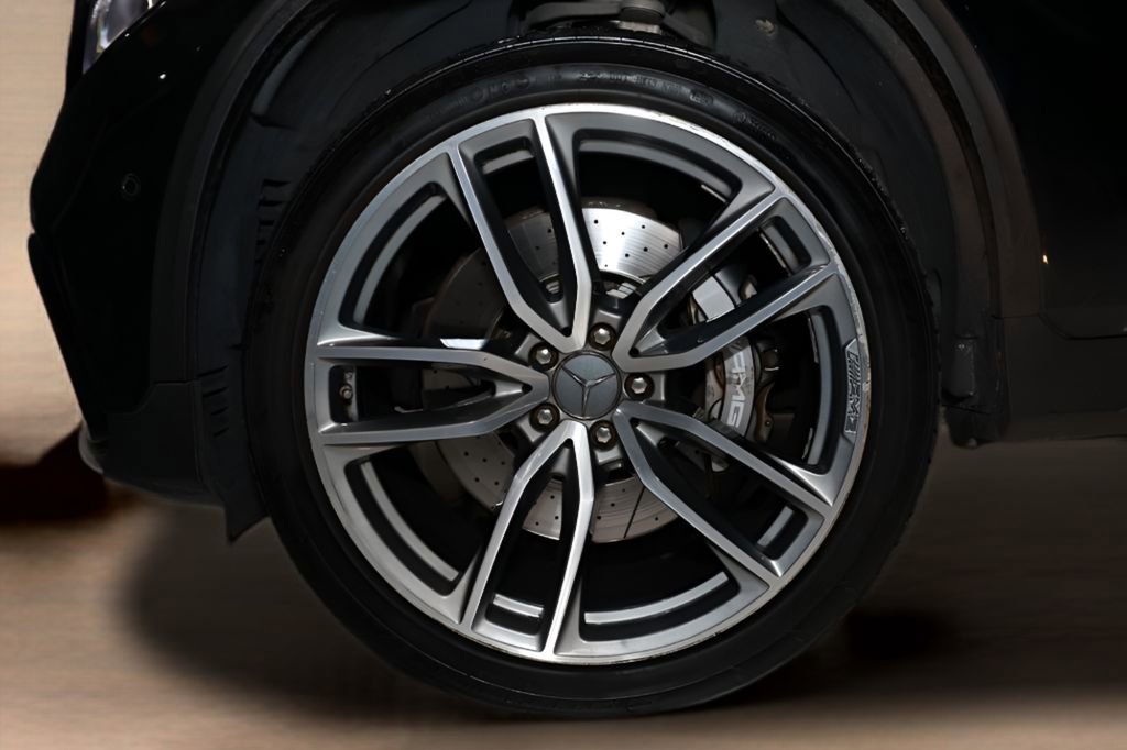 Used 2018 Mercedes-Benz GLC 63 AMG 4MATIC image 36