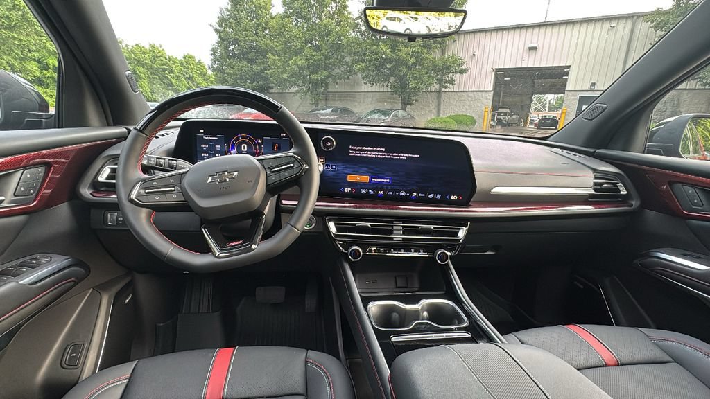 Used 2026 Chevrolet Traverse RS w/ LPO, Floor Liner Package AWD/4WD image 9