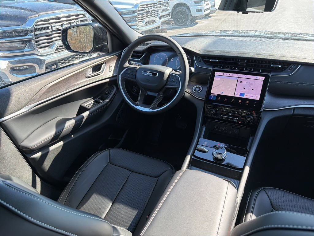 New 2025 Jeep Grand Cherokee Limited w/ Luxury Tech Group II AWD/4WD image 10