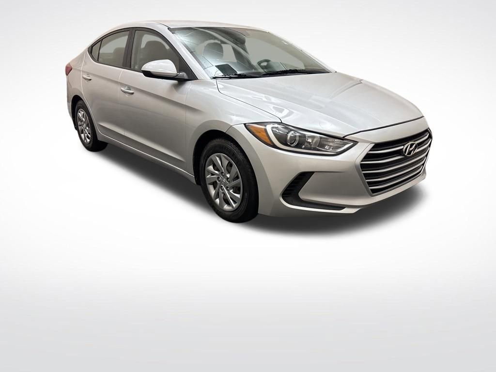 Used 2018 Hyundai Elantra SE w/ Cargo Package image 3