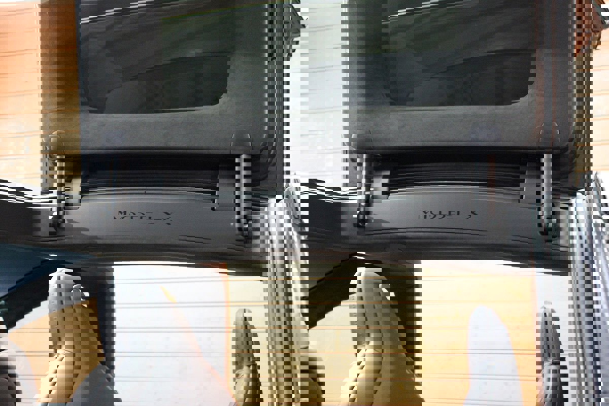 Used 2022 Tesla Model X Plaid image 18