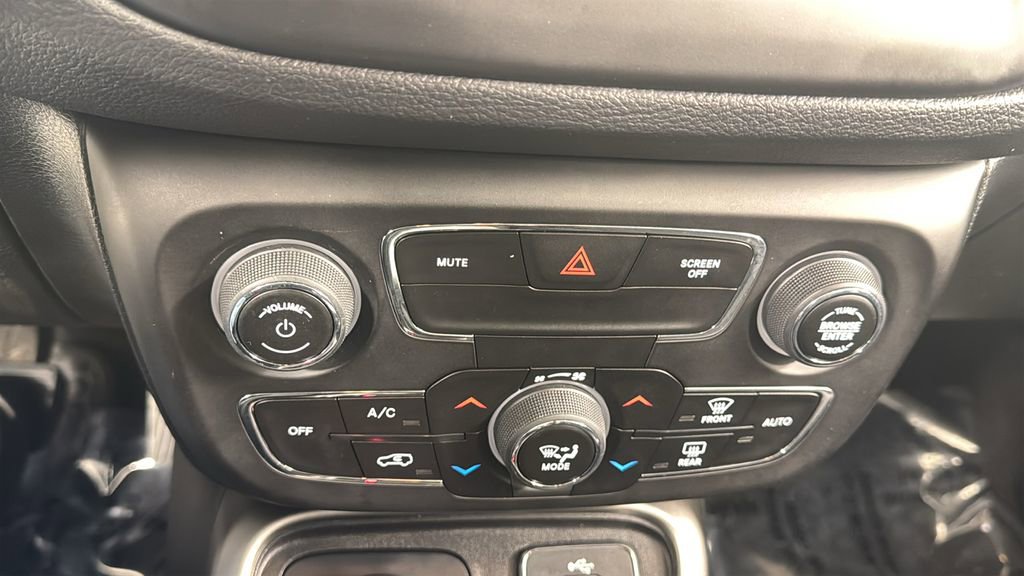 Used 2018 Jeep Compass Latitude w/ Popular Equipment Group image 26