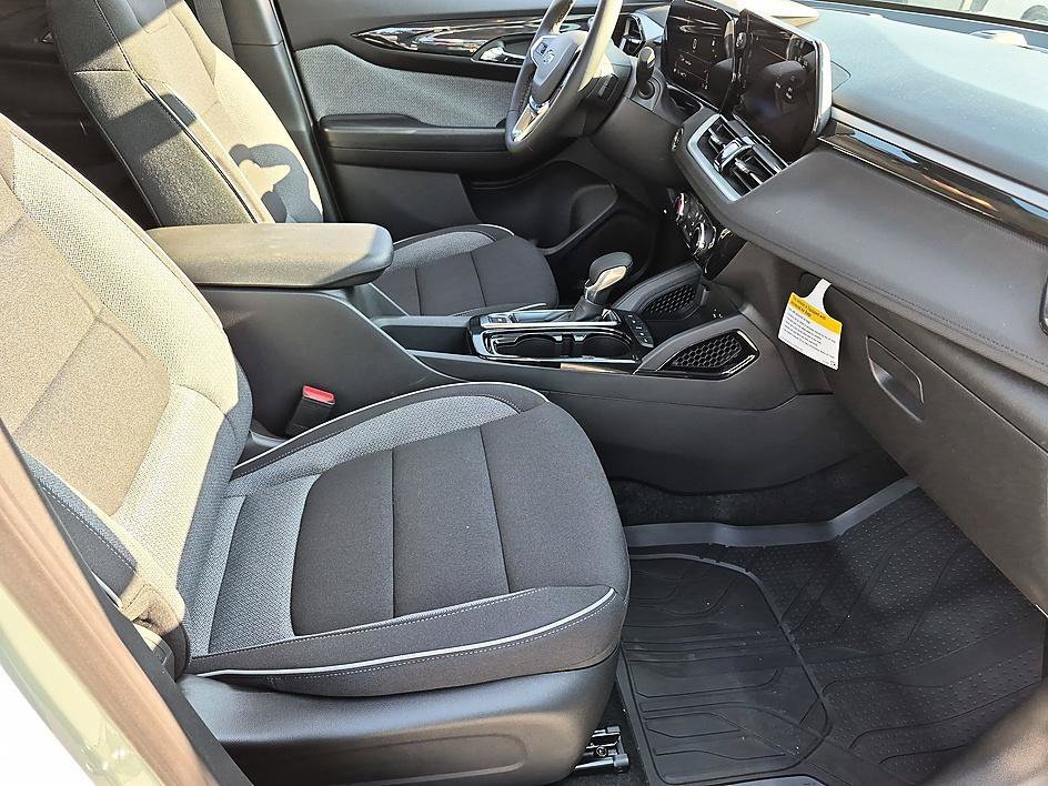 New 2026 Chevrolet TrailBlazer LT w/ Midnight Edition AWD/4WD image 34