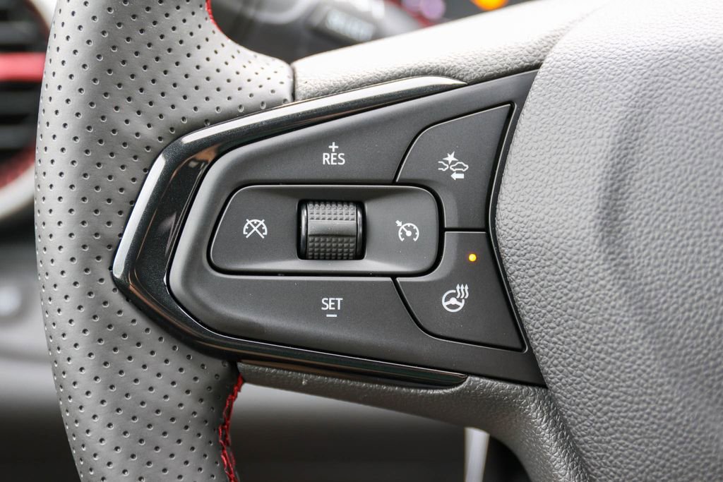 New 2026 Chevrolet Trax RS w/ Sunroof Package FWD image 21