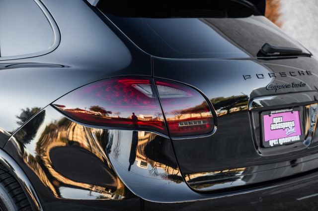 Used 2013 Porsche Cayenne Turbo image 48