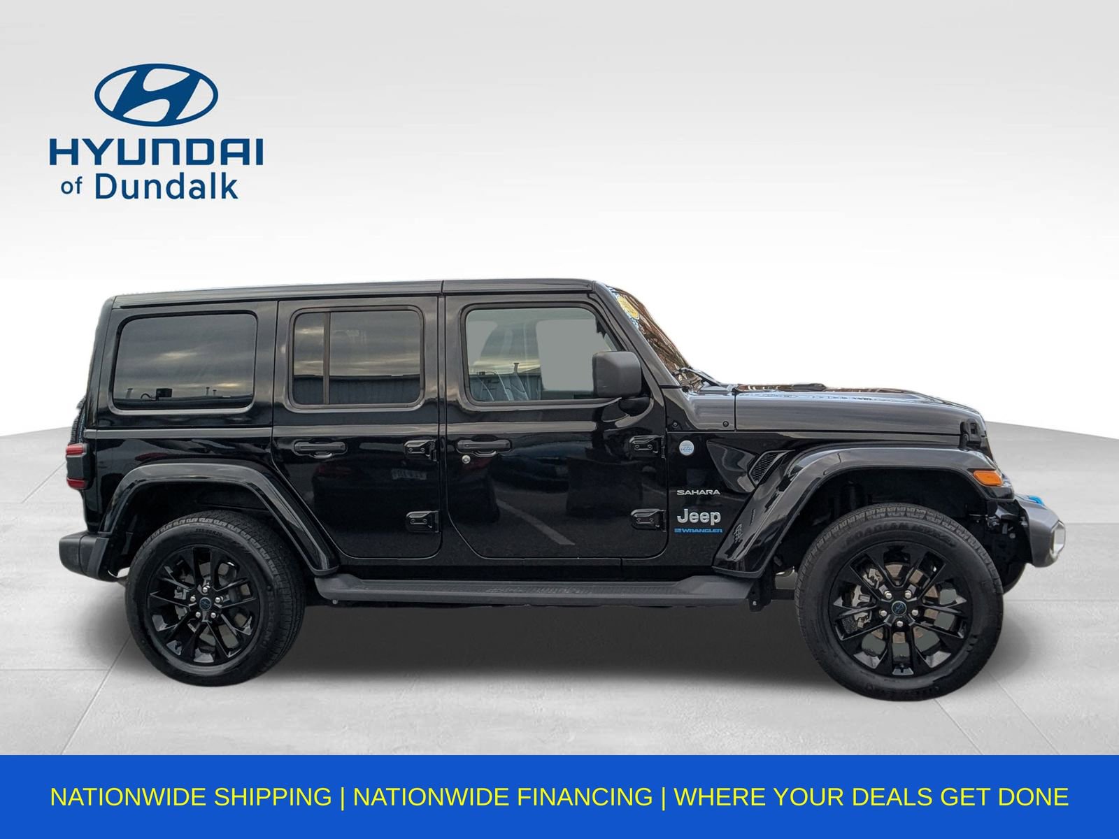 Used 2024 Jeep Wrangler Unlimited Sahara w/ Technology Group image 10