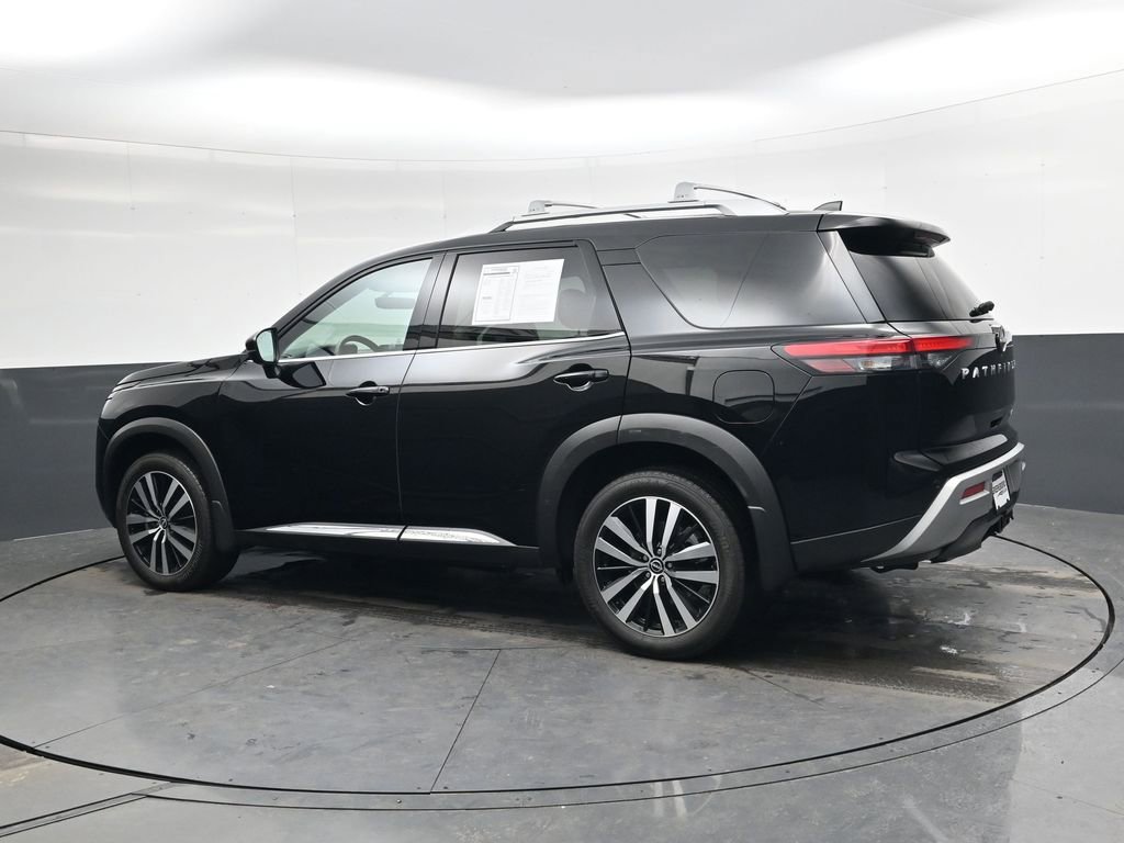 Used 2025 Nissan Pathfinder Platinum image 7