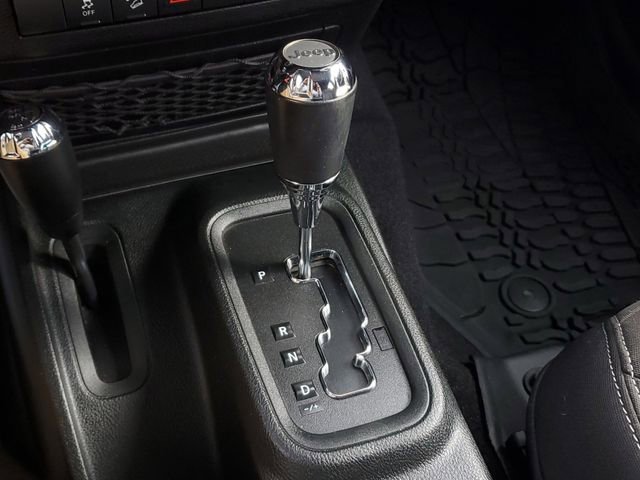 Certified 2017 Jeep Wrangler Unlimited Sahara w/ Connectivity Group image 29