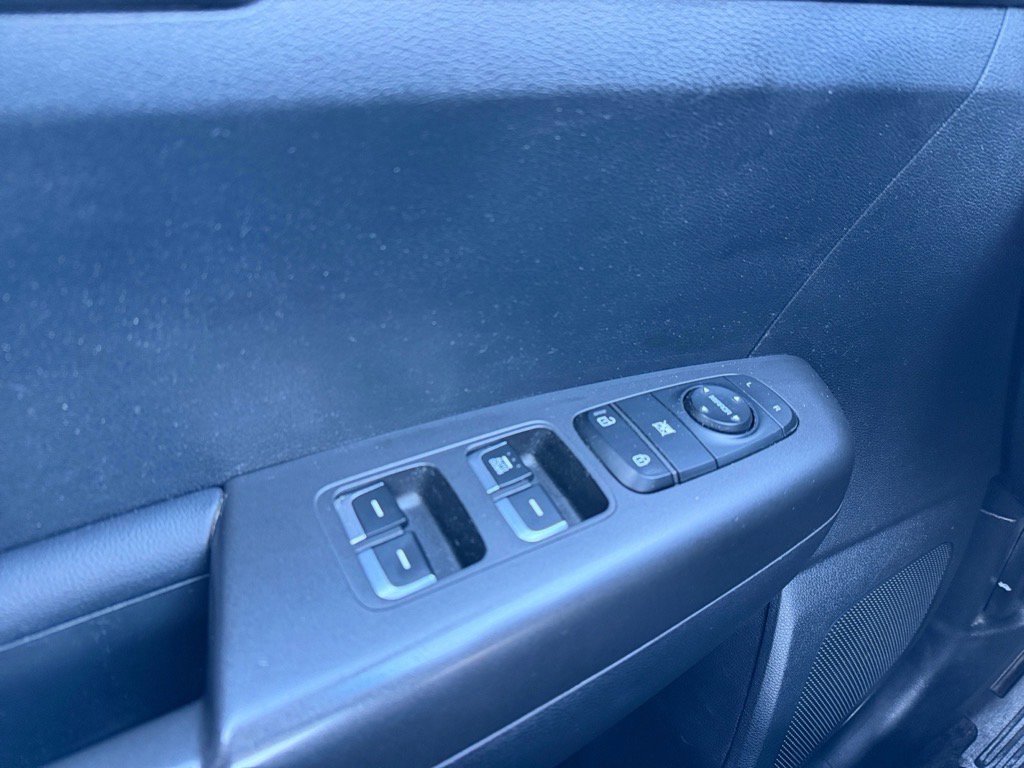 Used 2018 Kia Sportage LX image 19