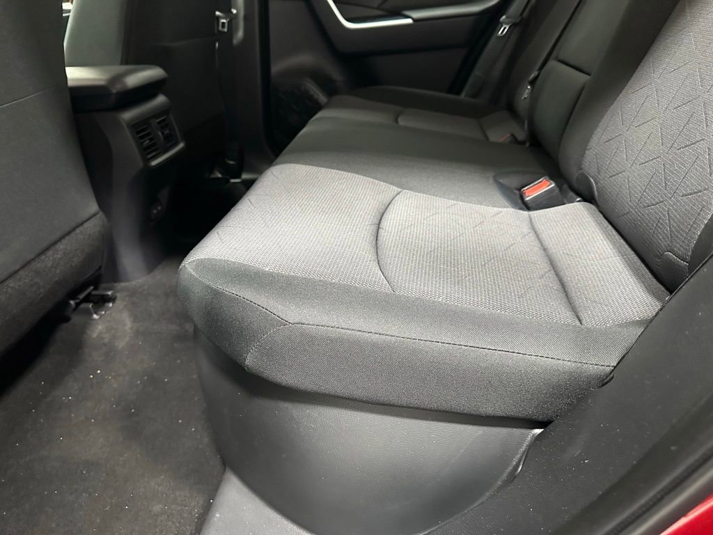 Used 2025 Toyota RAV4 XLE AWD/4WD image 44