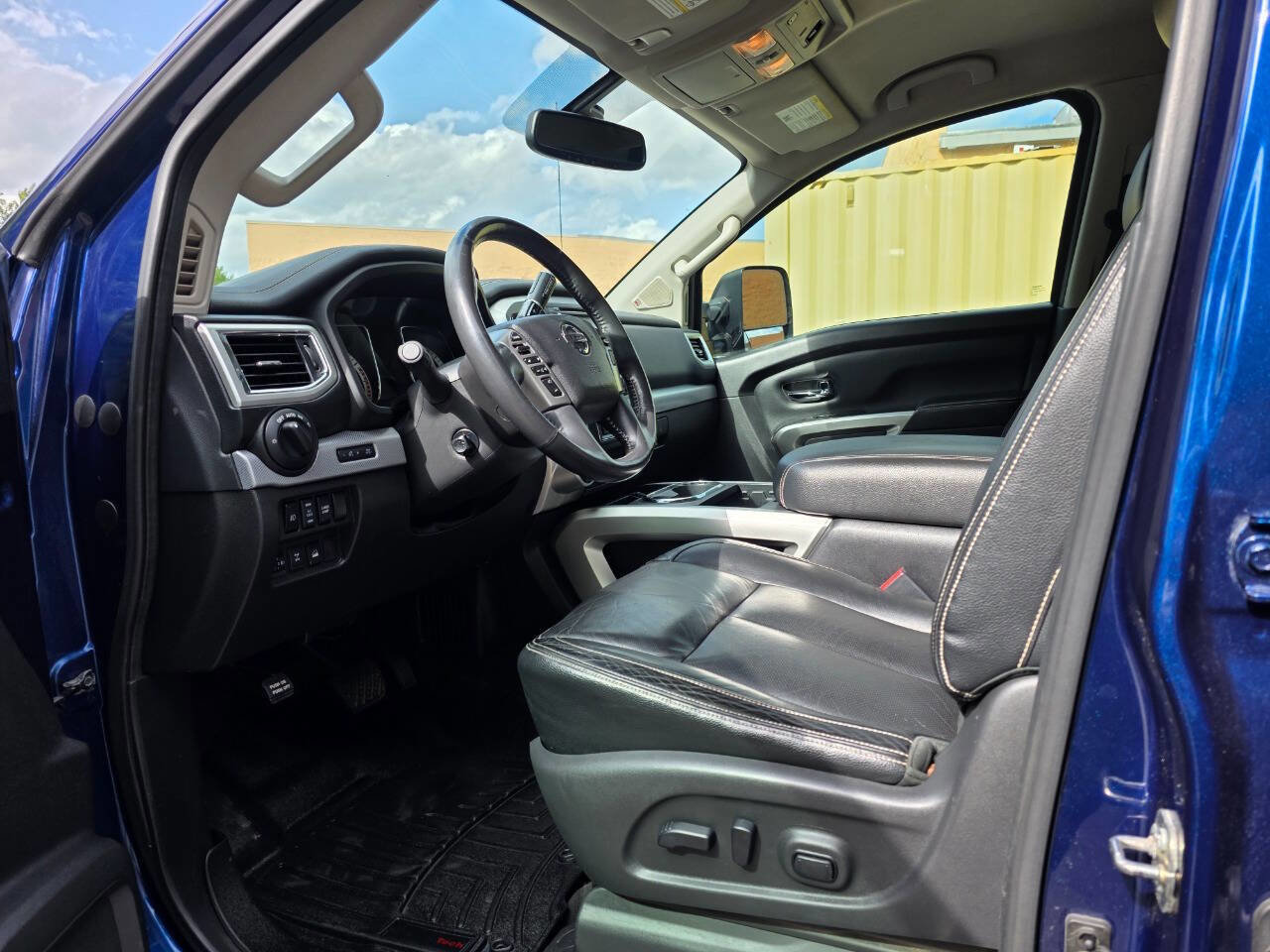 Used 2017 Nissan Titan PRO-4X w/ Pro-4x Convenience Package image 15