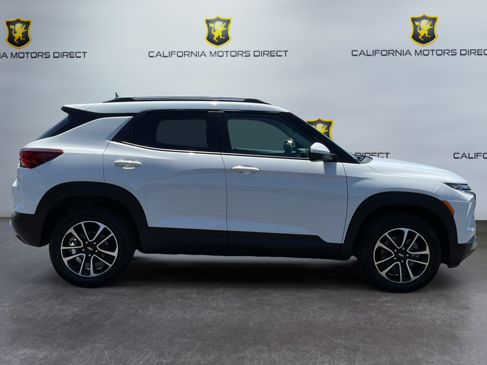 Used 2025 Chevrolet TrailBlazer LT AWD/4WD image 4