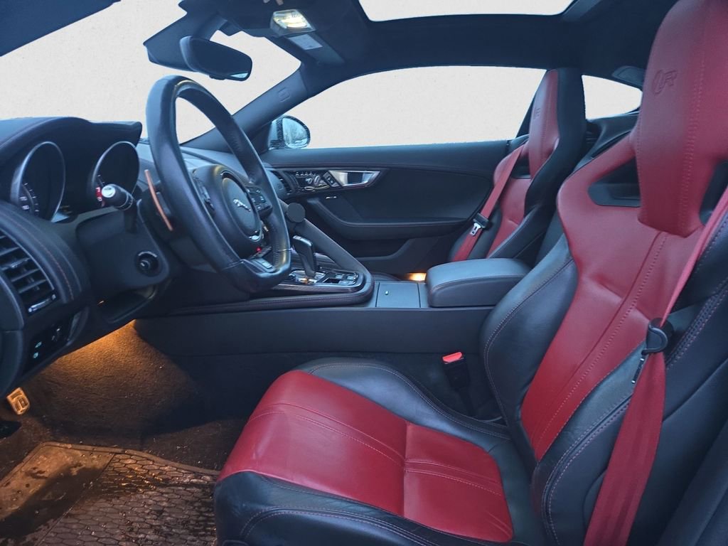 Used 2015 Jaguar F-TYPE R image 10