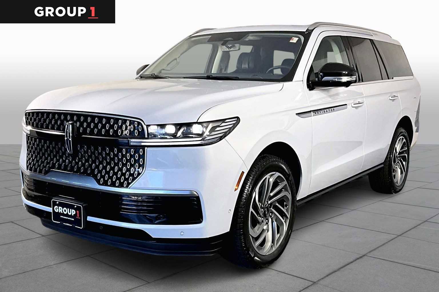 Used 2025 Lincoln Navigator Reserve image 1