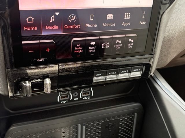 New 2026 RAM 2500 Laramie AWD/4WD image 24