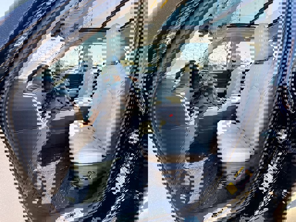 Used 2025 Toyota Grand Highlander Limited image 19