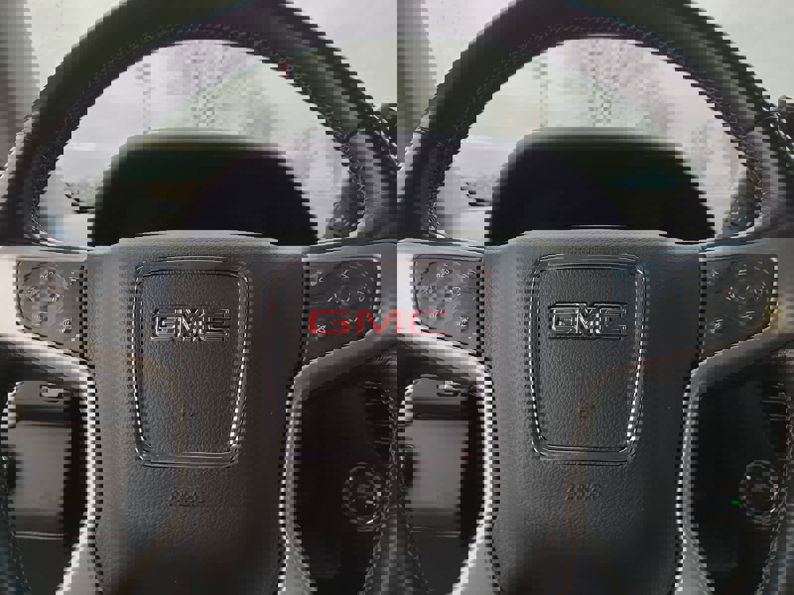 Used 2020 GMC Yukon SLT image 23