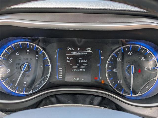 Used 2020 Chrysler Pacifica Touring-L FWD image 11
