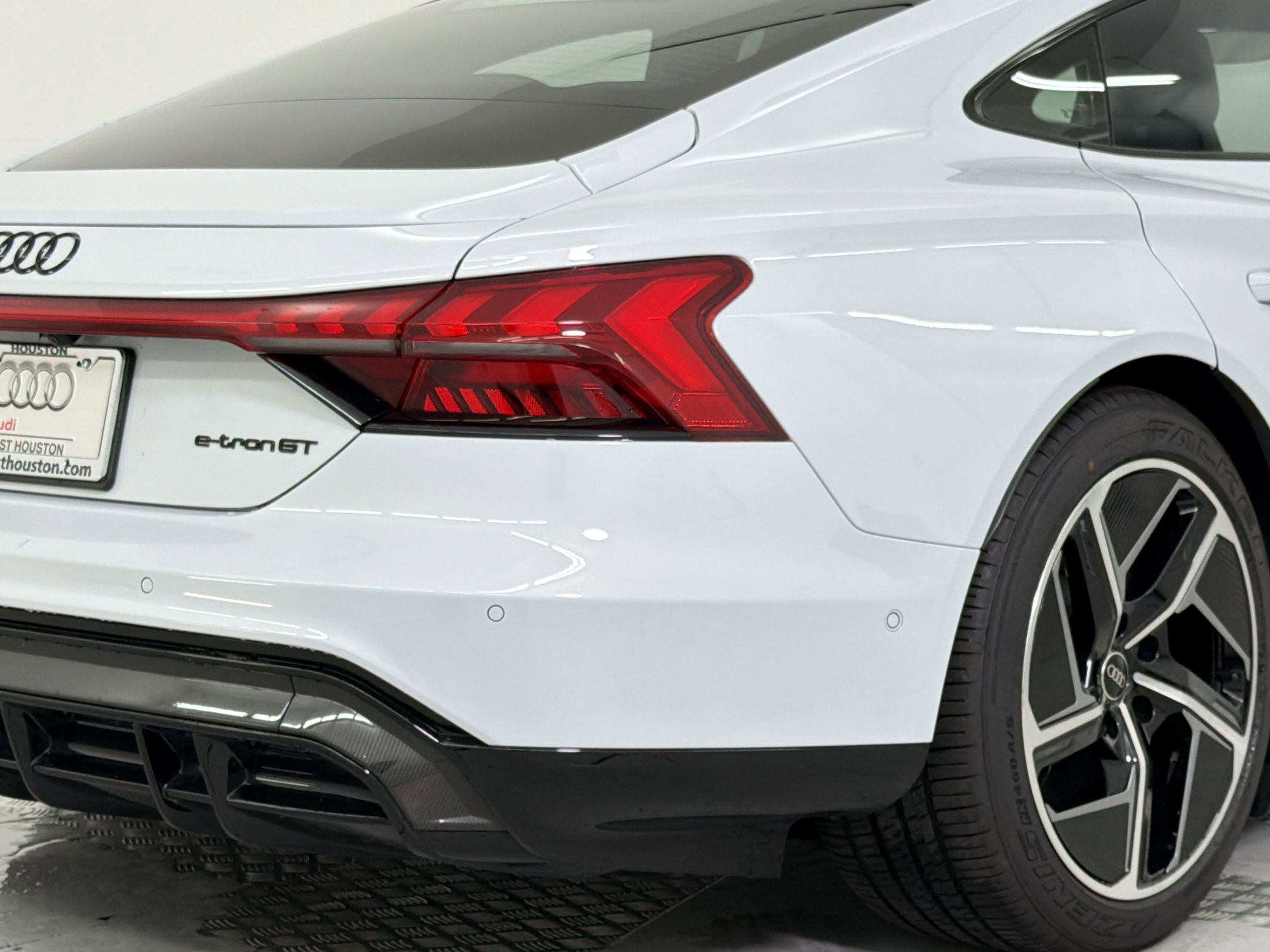 Used 2024 Audi RS e-tron GT w/ Carbon Performance Package AWD/4WD image 12