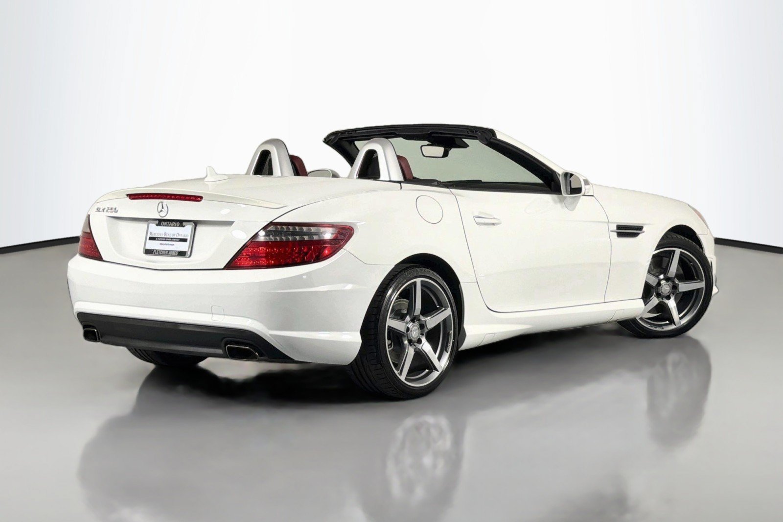 Used 2015 Mercedes-Benz SLK 250 image 12