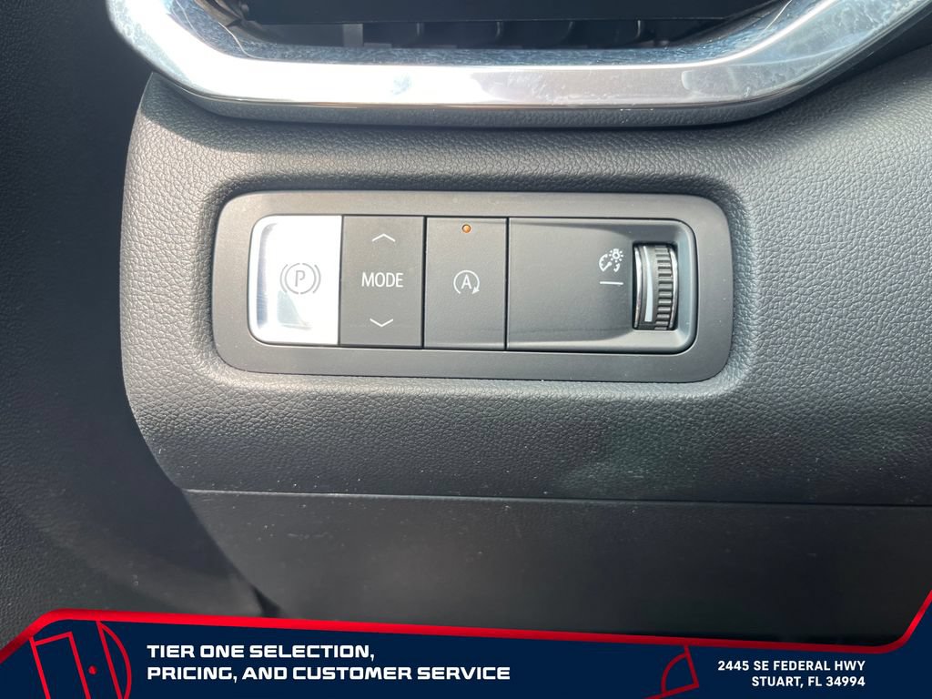 Used 2026 GMC Acadia Elevation w/ Elevation Premium Package FWD image 18