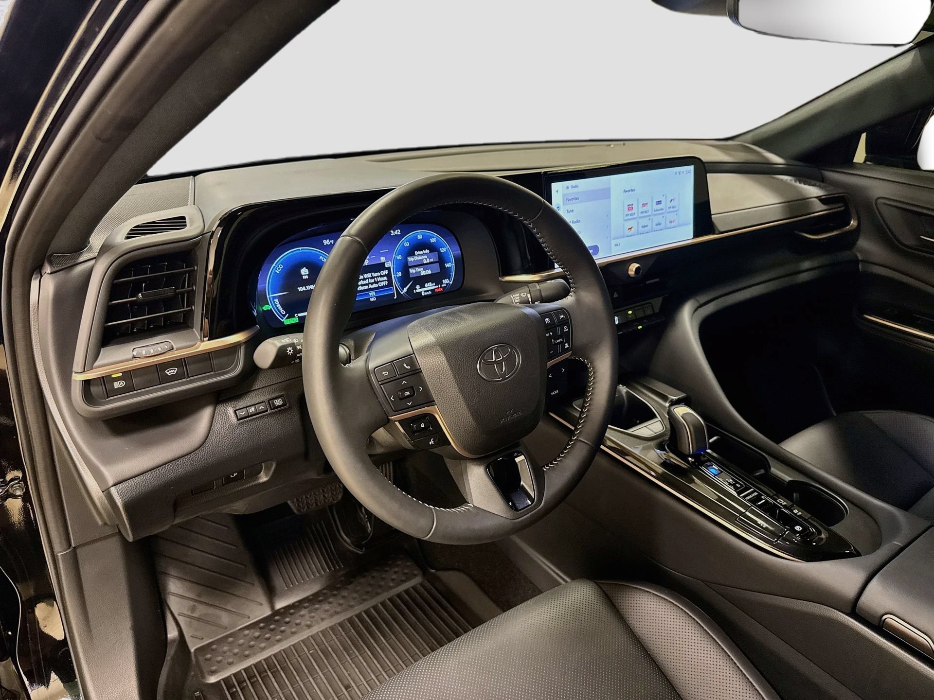 Used 2026 Toyota Crown AWD/4WD image 9