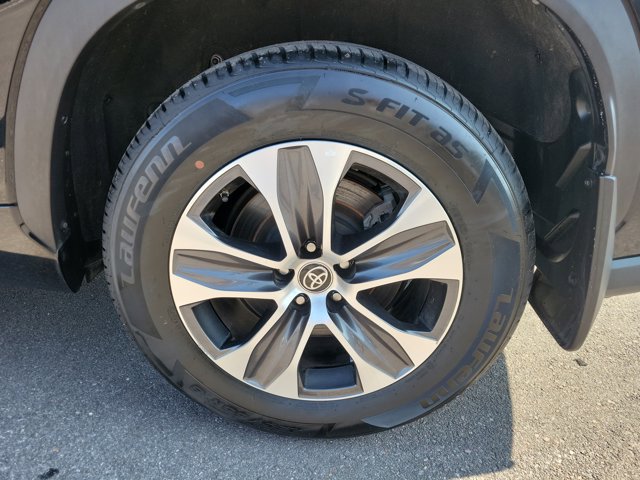 Used 2023 Toyota Highlander XLE image 33